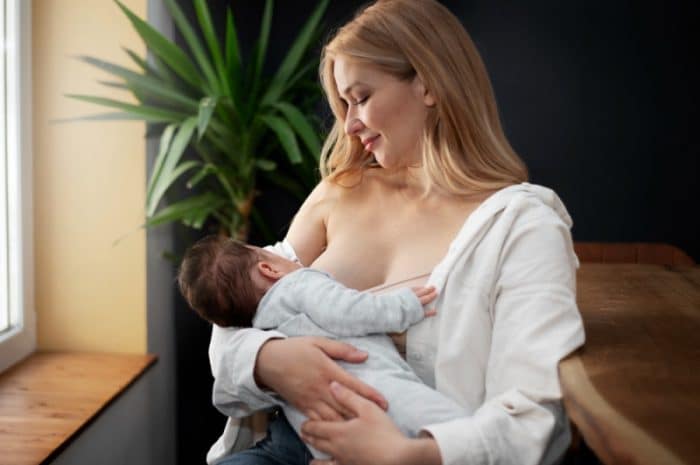 Truskawki a karmienie piersią – czy można je bezpiecznie jeść?