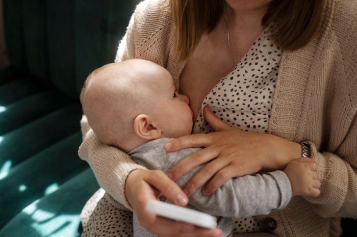 Zielona herbata a karmienie piersią – czy można ją bezpiecznie pić?