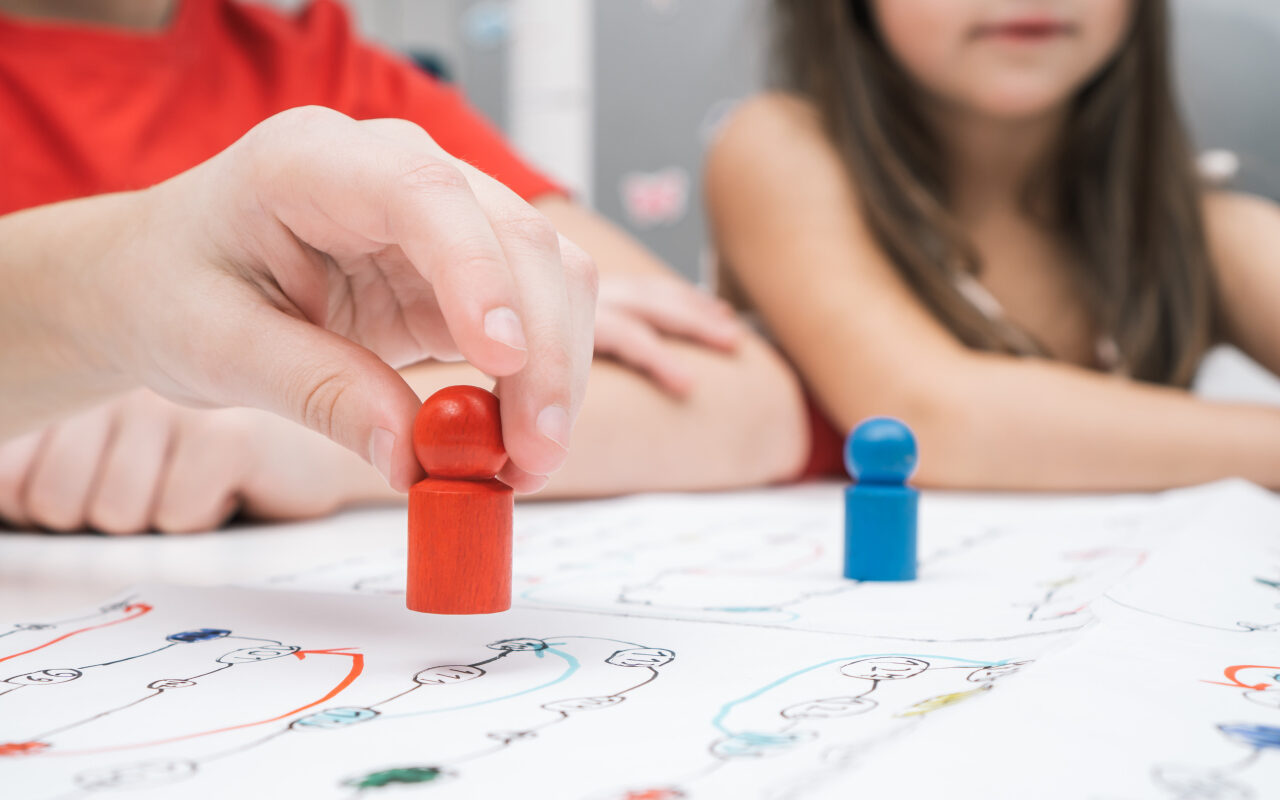 jak rozwijać logiczne myślenie przez gry planszowe