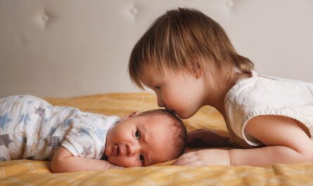 Jak przygotować dziecko na rodzeństwo – skuteczne wskazówki dla rodzicówv