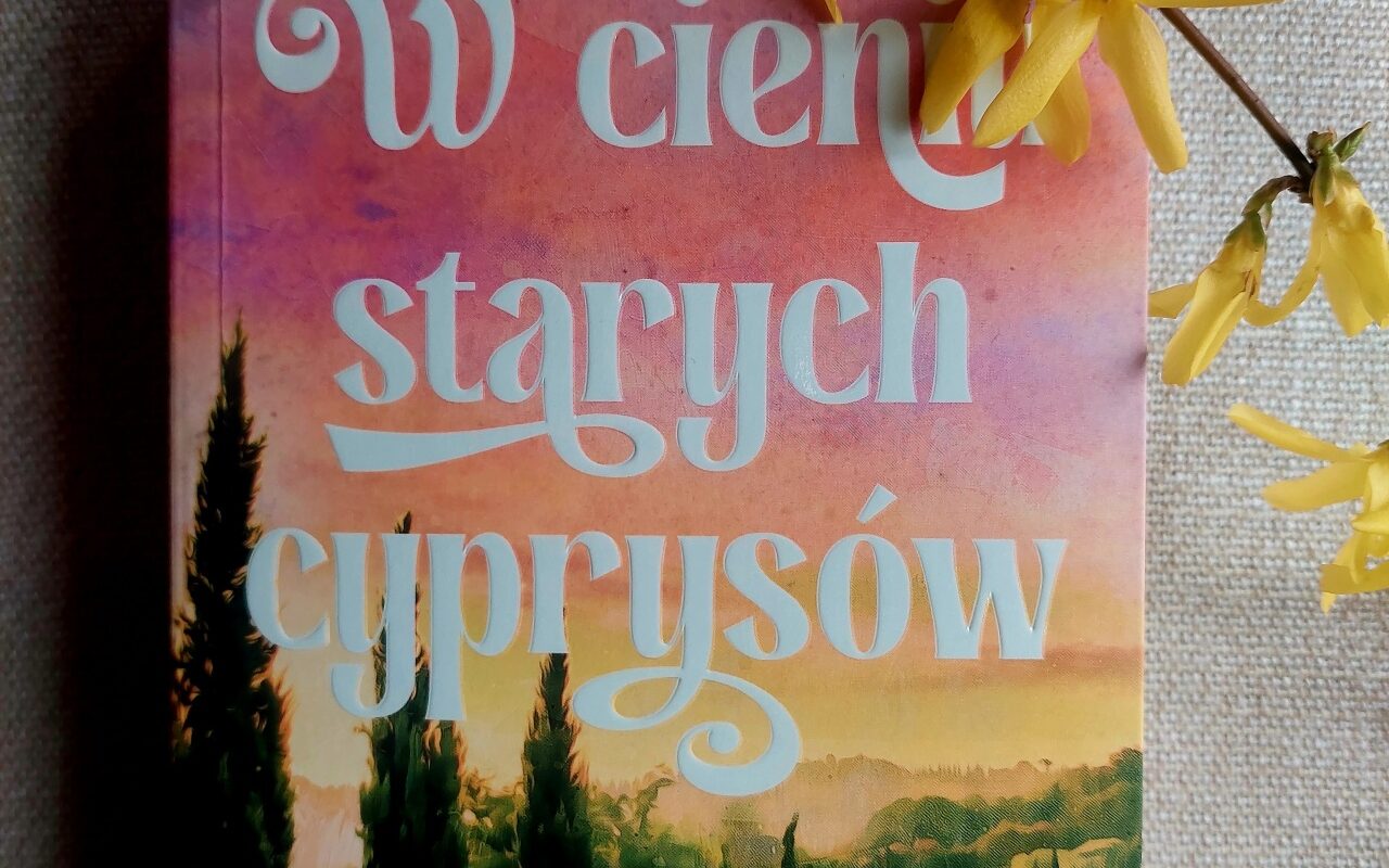 w cieniu starych cyprysów 3