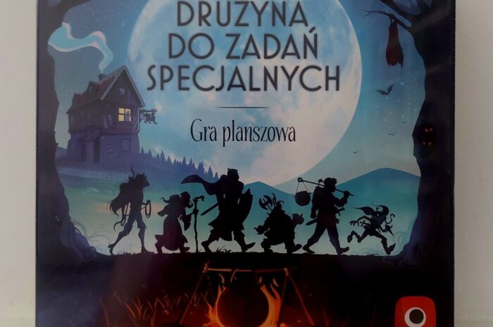 „Drużyna do zadań specjalnych”. Recenzja gry z uniwersum książek Marcina Mortki!