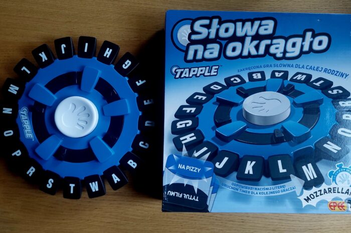 Recenzja gry „Słowa na okrągło” –  uprzedzam, przy niej trudno zachować powagę!