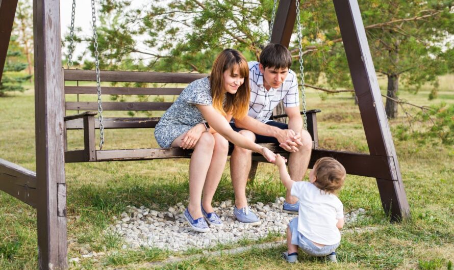 Rodzice mają różne zdanie przy dziecku: jak przerwać spór i wrócić do rozmowy?